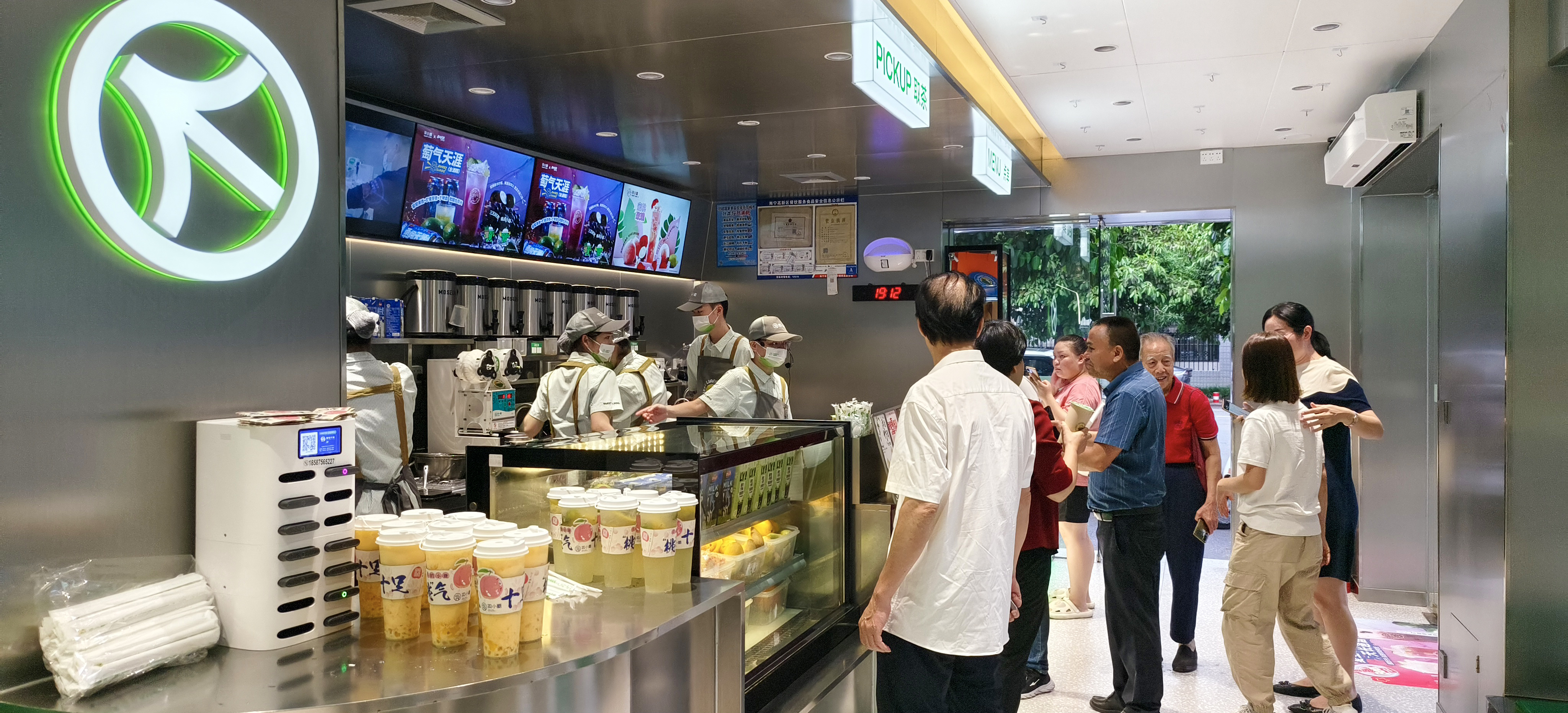 奶茶加盟店需要花费多少时间和精力？有什么注意事项？